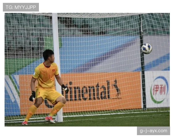 泰国队门将提拉通神勇发挥,助球队强势晋级迎突破 泰国队门将提拉通神勇发挥,助球队强势晋级迎突破