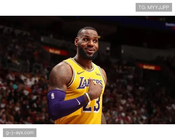 詹姆斯全能表现闪耀赛场，技术与实力尽显巨星风采